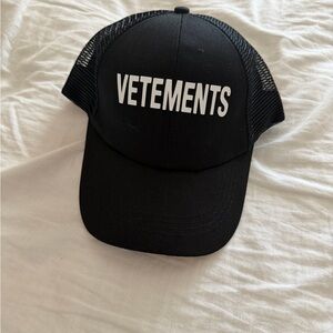 Vetements Black Logo Mesh Cap